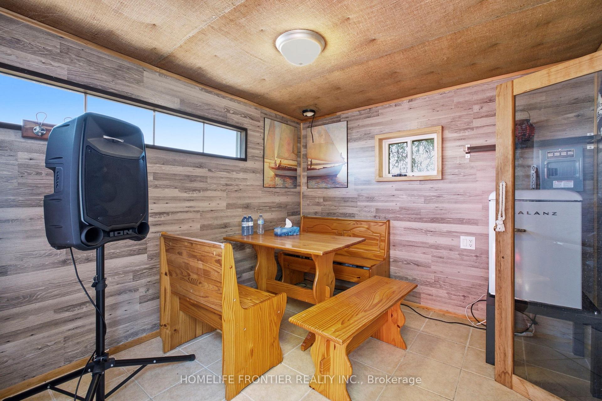 Photo 41 of 813 Lake Drive E, Georgina, Sutton & Jackson's Point — HOMEH