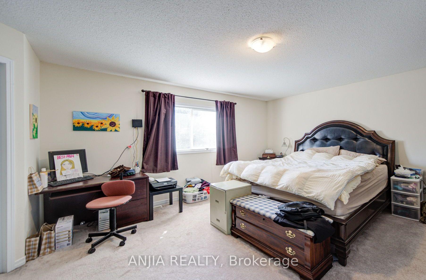 Photo 20 of 102 Westminster Circle, Barrie, Innis-Shore — HOMEH