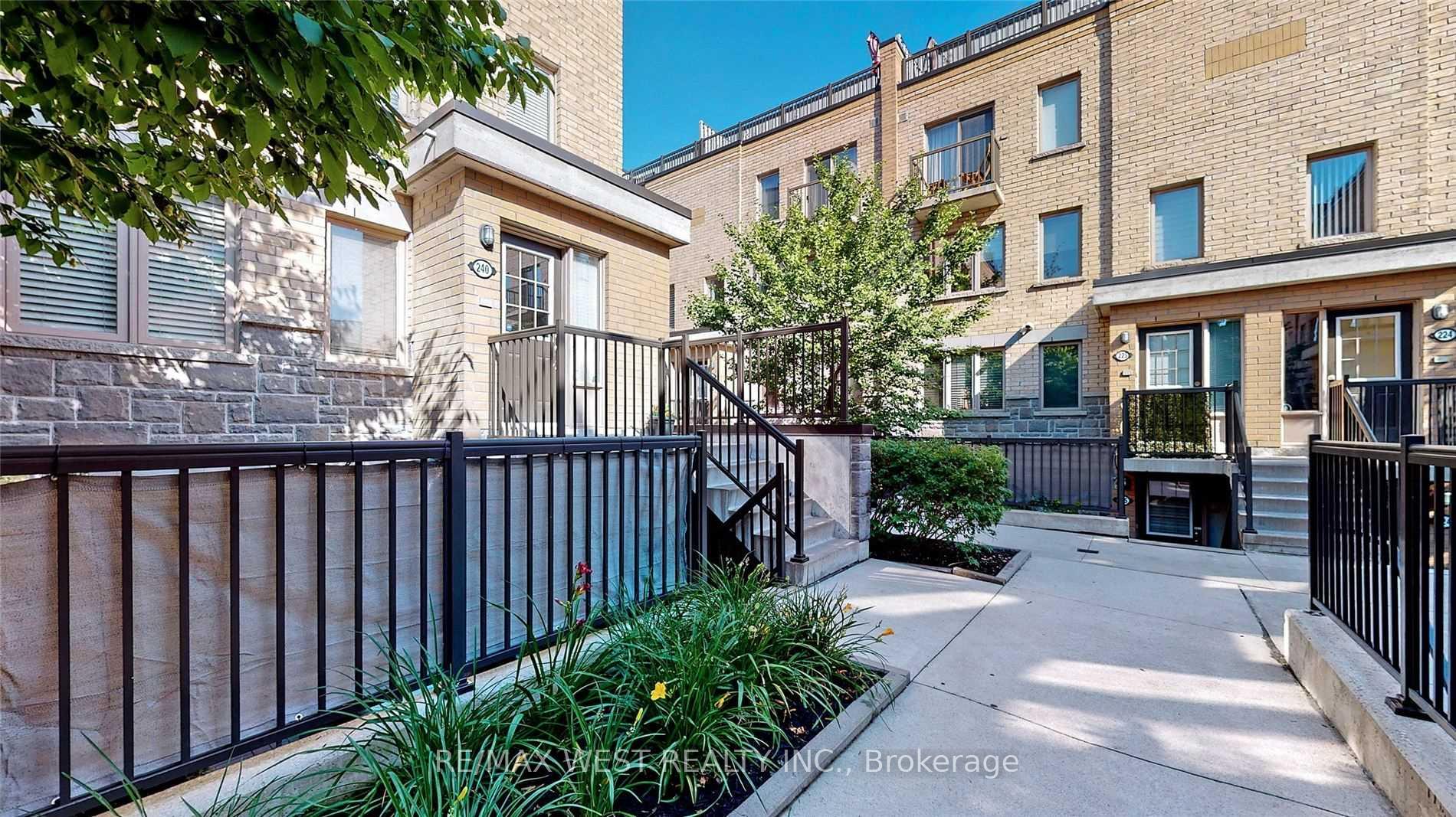 Photo 3 of Unit 240, 10 Foundry Avenue, Toronto, Dovercourt-Wallace Emerson-Junction — HOMEH