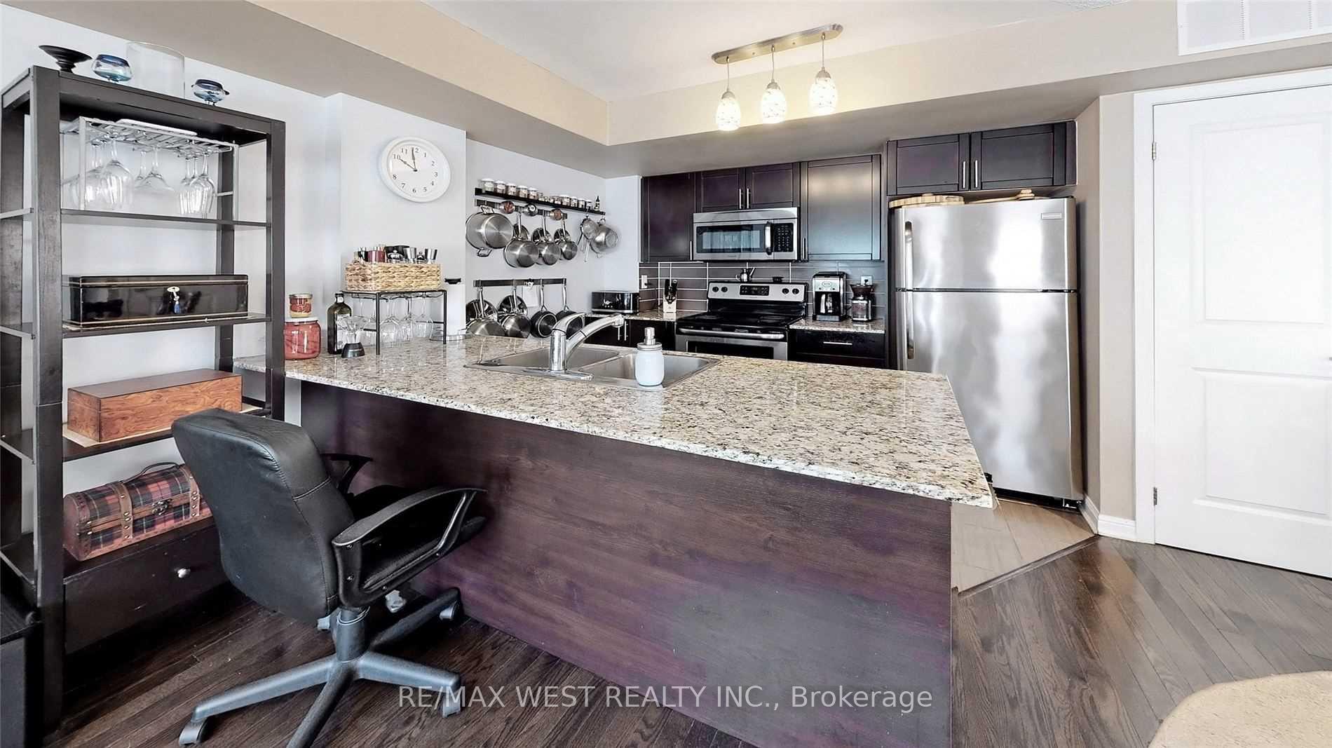 Photo 14 of Unit 240, 10 Foundry Avenue, Toronto, Dovercourt-Wallace Emerson-Junction — HOMEH