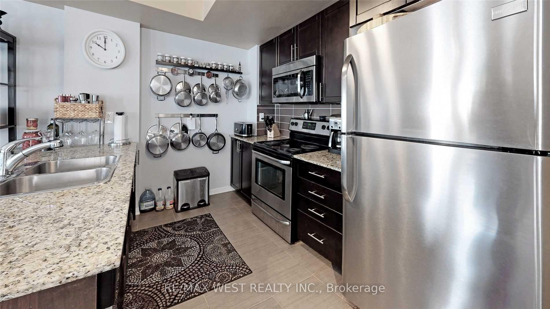 Photo 15 of Unit 240, 10 Foundry Avenue, Toronto, Dovercourt-Wallace Emerson-Junction — HOMEH