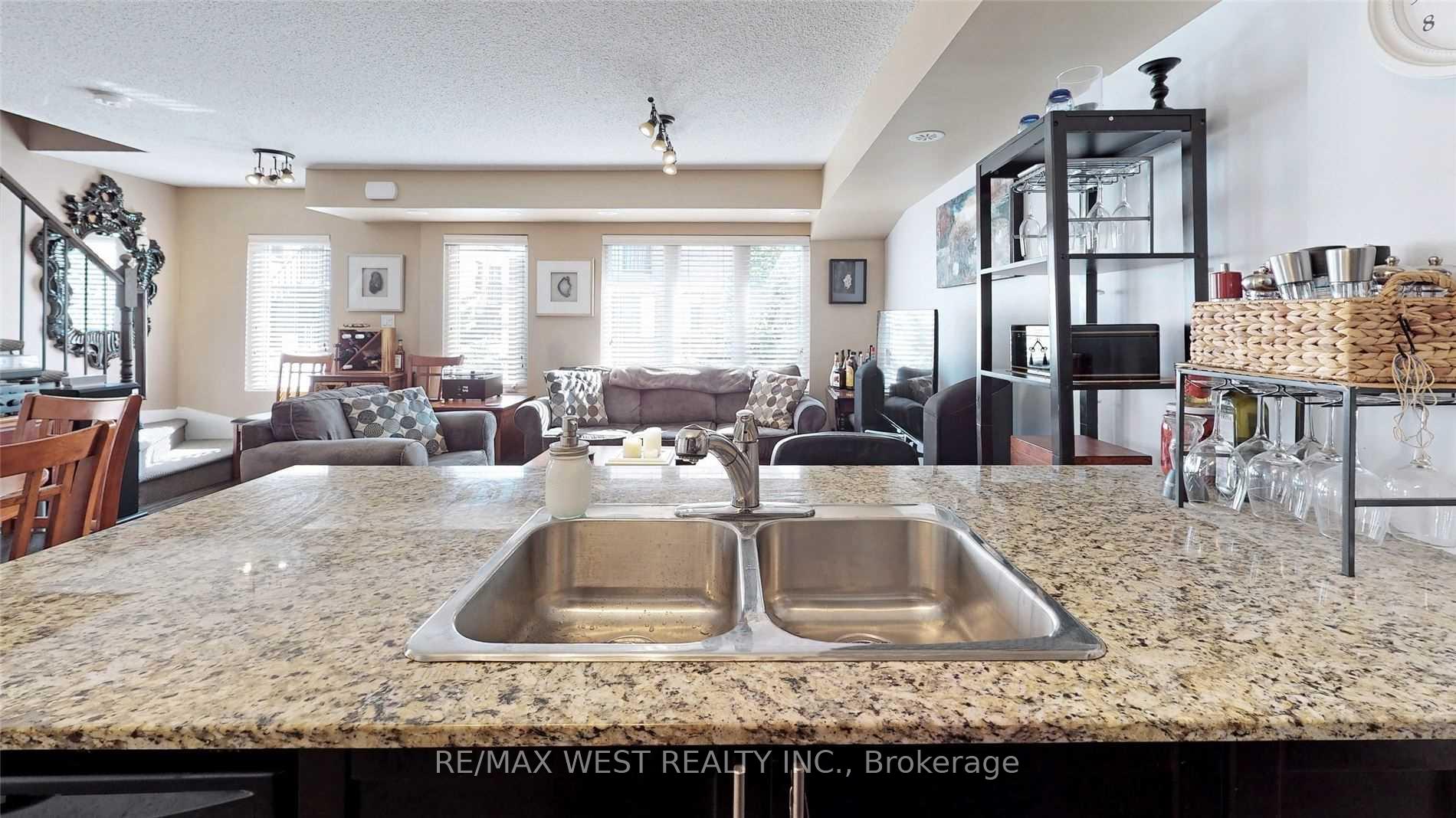 Photo 17 of Unit 240, 10 Foundry Avenue, Toronto, Dovercourt-Wallace Emerson-Junction — HOMEH