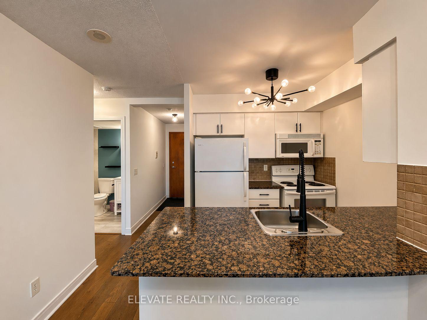 Photo 5 of Unit 1701, 35 Bales Avenue, North York, Willowdale East — HOMEH