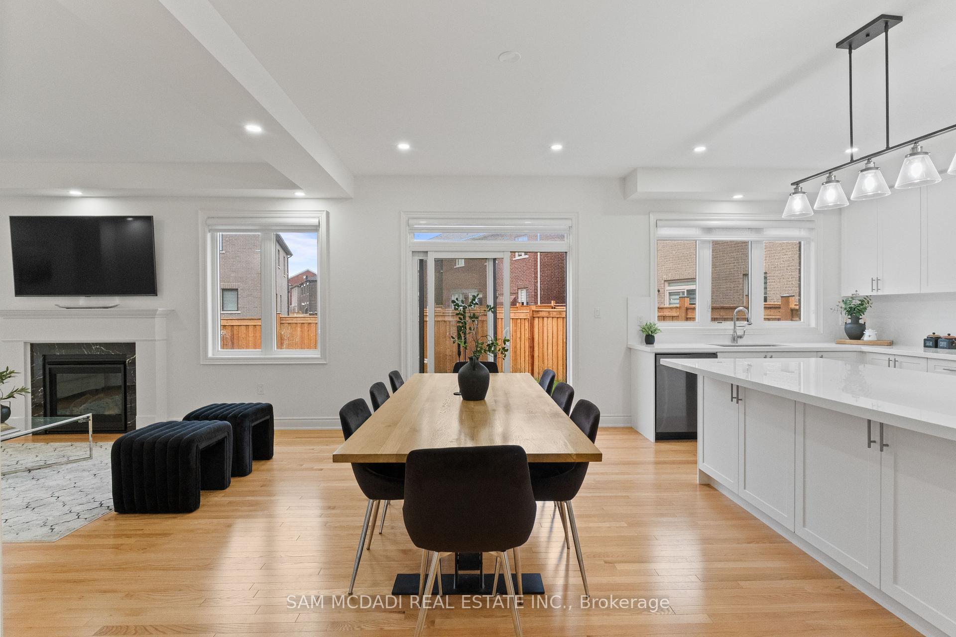 Photo 10 of 446 Humphrey Street, Hamilton, Waterdown — HOMEH