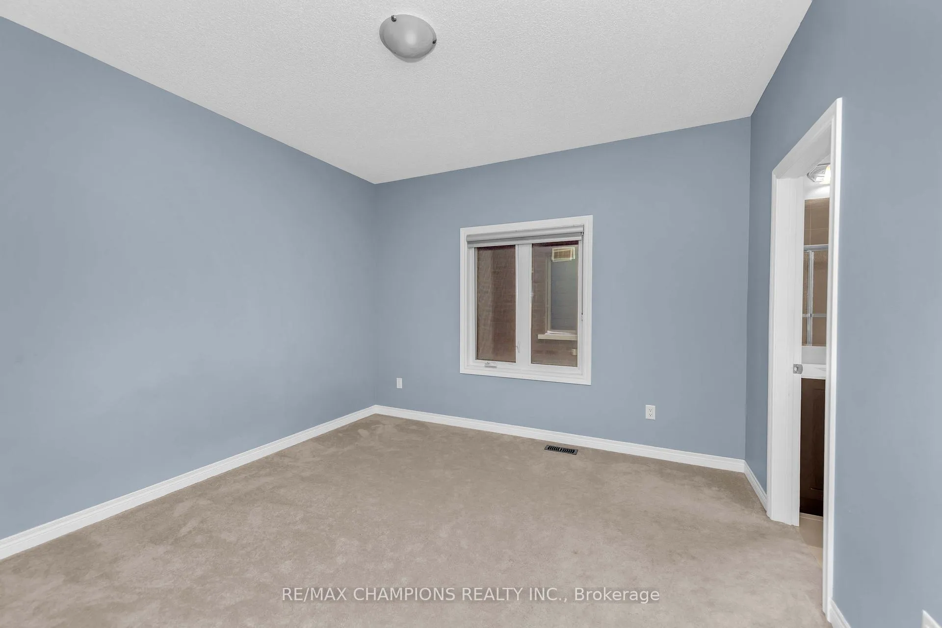 Photo 21 of 10 Fruitvale Circle, Brampton, Northwest Brampton — HOMEH