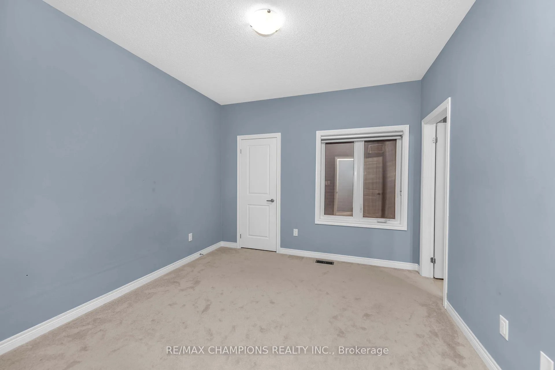 Photo 23 of 10 Fruitvale Circle, Brampton, Northwest Brampton — HOMEH