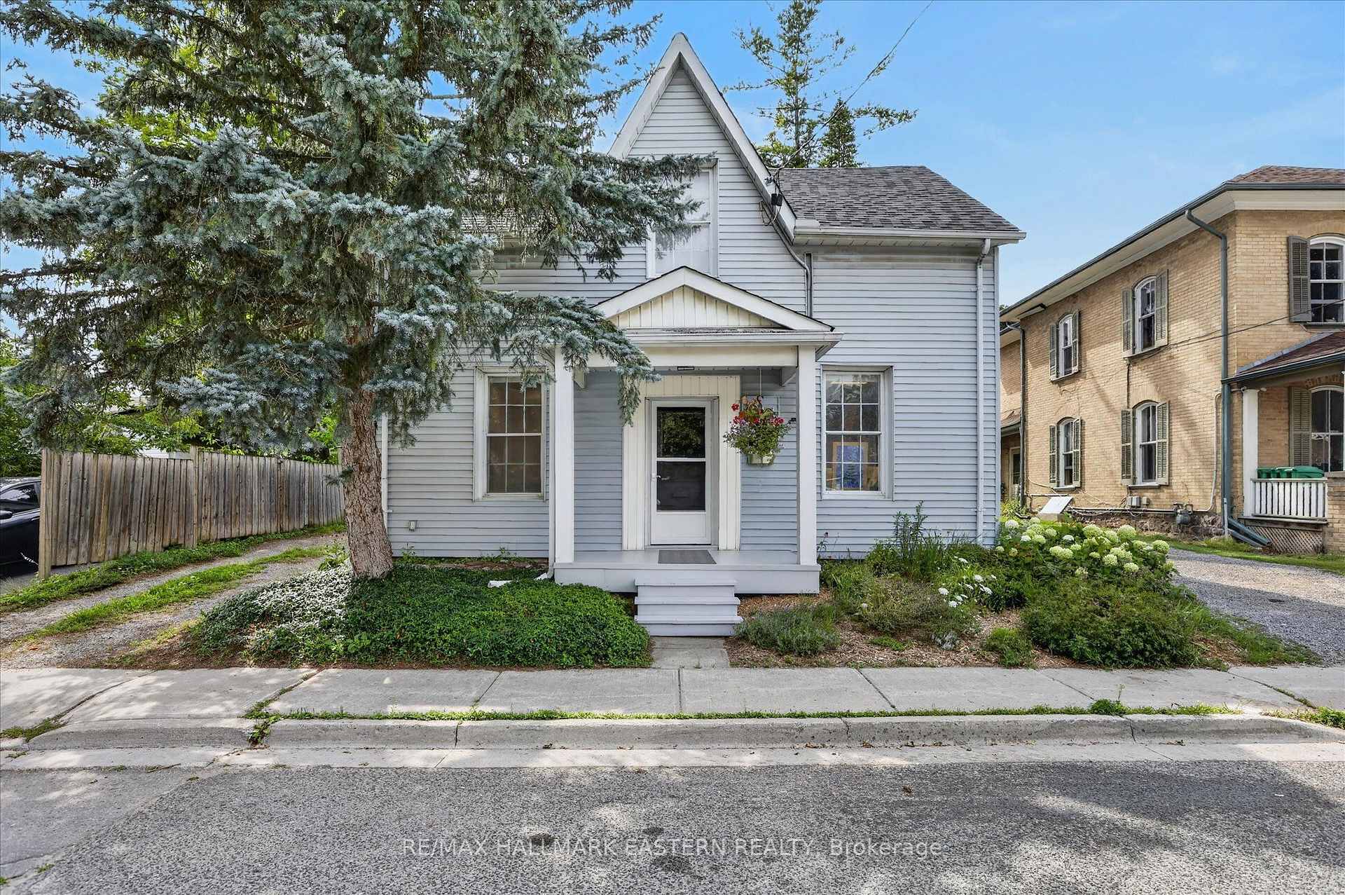 Photo of 451 Stewart Street