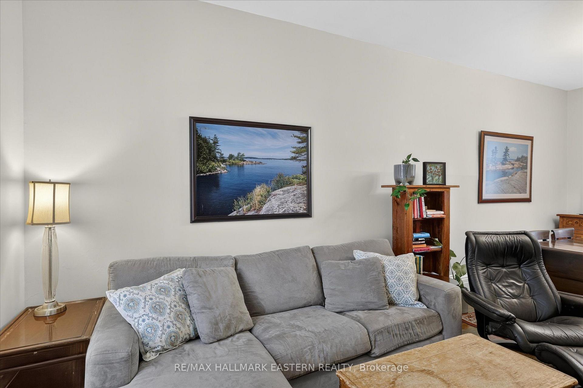 Photo 17 of 451 Stewart Street, Peterborough, Town Ward 3 — HOMEH