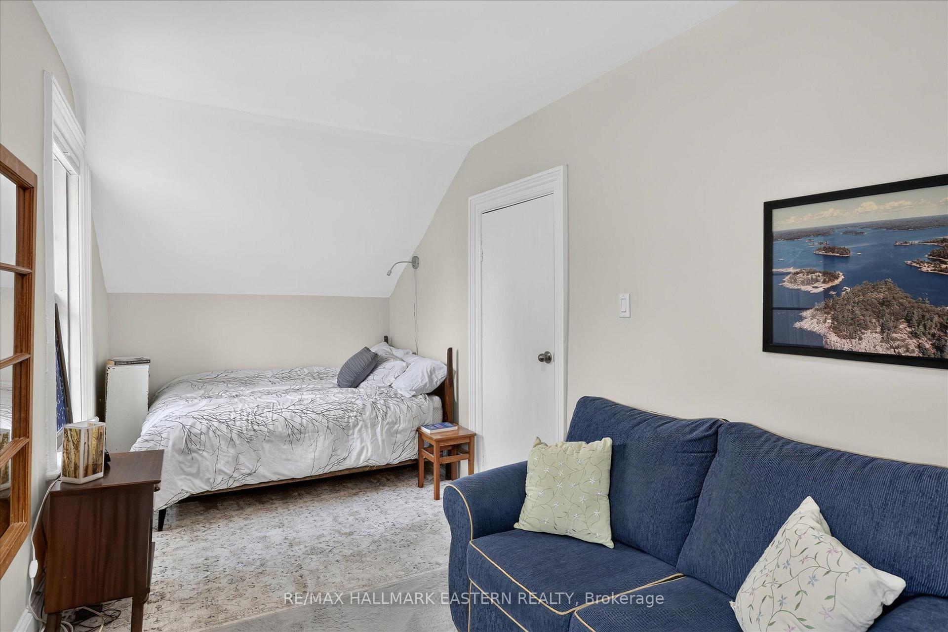 Photo 32 of 451 Stewart Street, Peterborough, Town Ward 3 — HOMEH