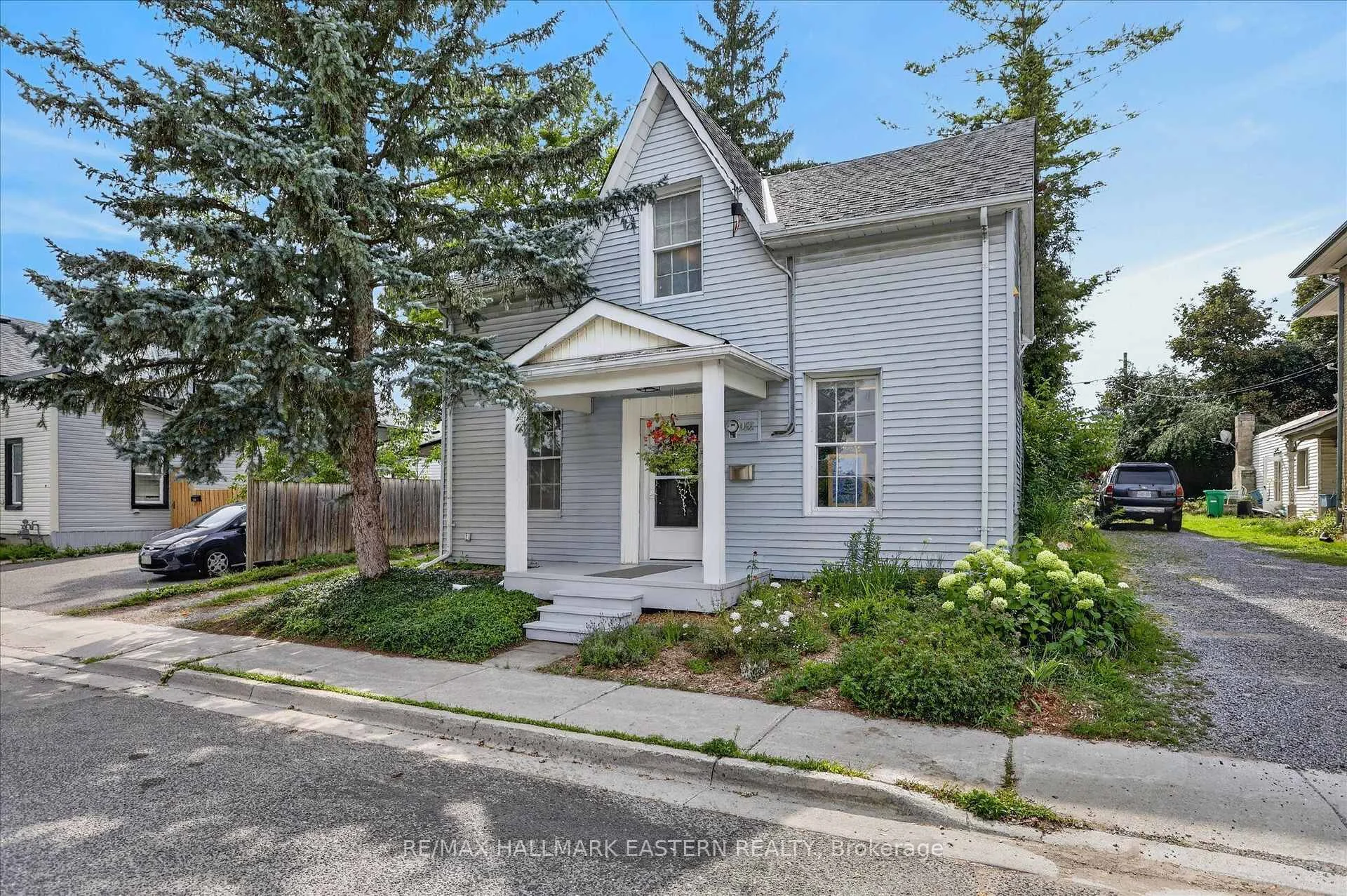 Photo 3 of 451 Stewart Street, Peterborough, Town Ward 3 — HOMEH