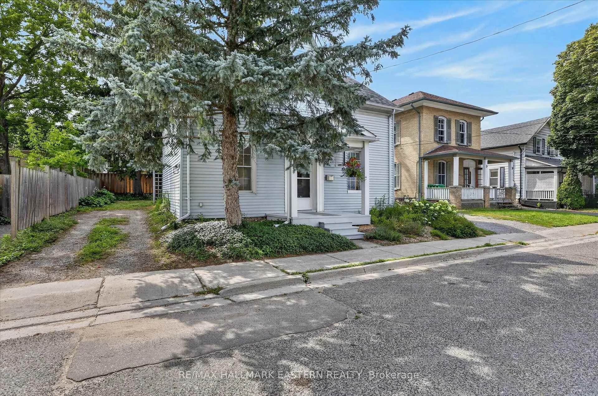 Photo 5 of 451 Stewart Street, Peterborough, Town Ward 3 — HOMEH