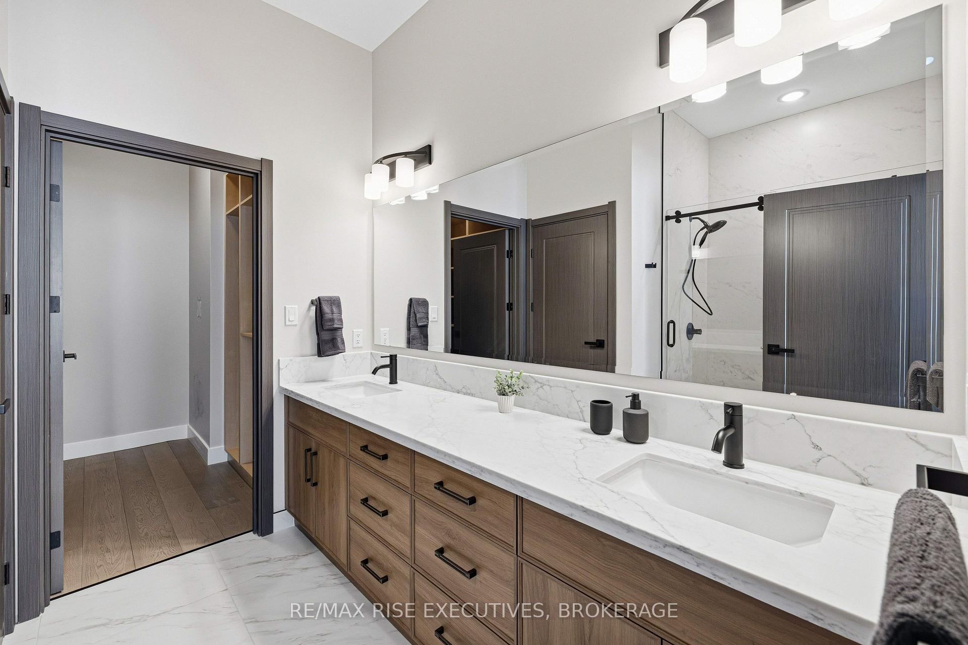 Photo 9 of Unit 122, 300 Skyfal Lane, Kingston, East Gardiners Rd — HOMEH