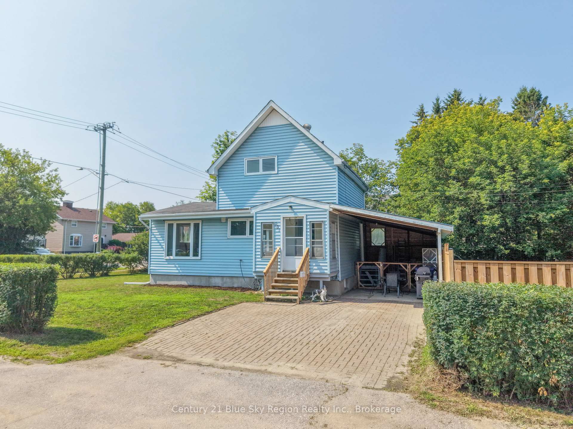 Photo 2 of 537 Laurier Avenue, North Bay, Central — HOMEH