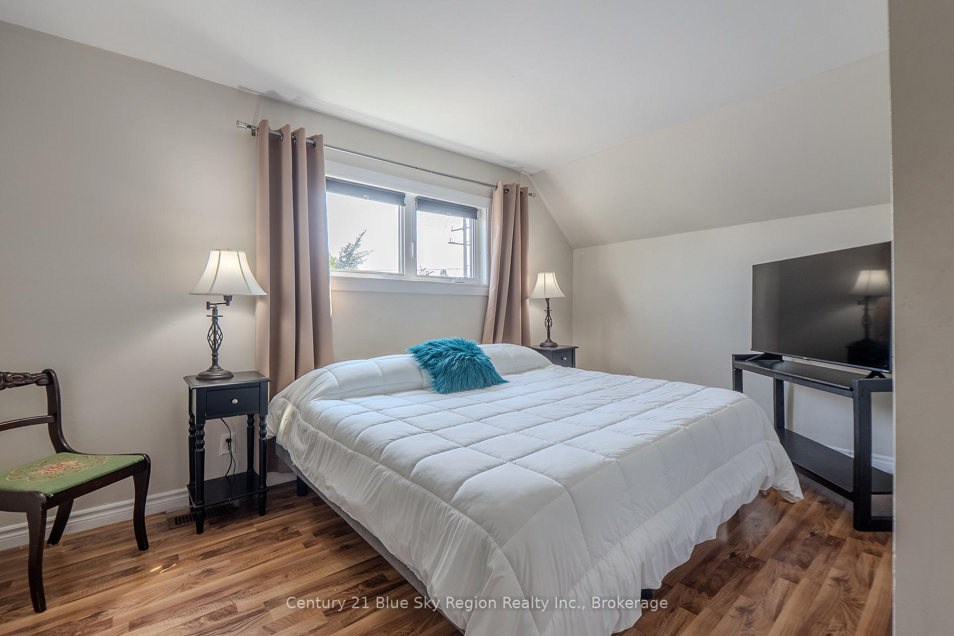 Photo 16 of 537 Laurier Avenue, North Bay, Central — HOMEH