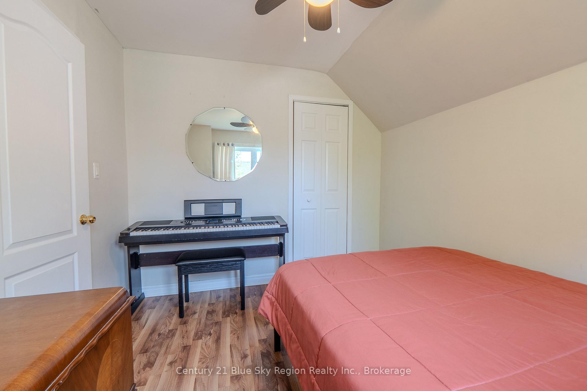 Photo 19 of 537 Laurier Avenue, North Bay, Central — HOMEH