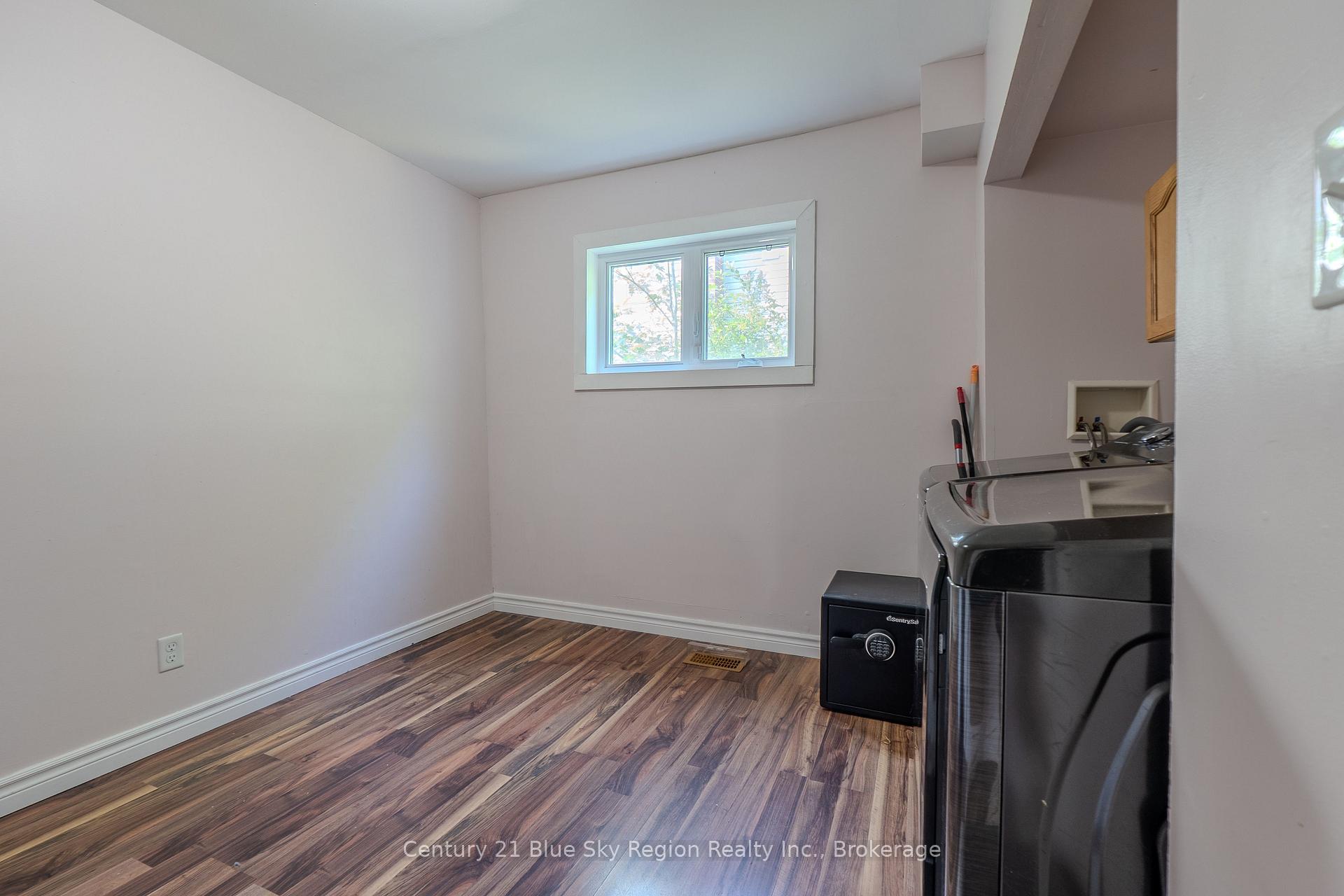 Photo 22 of 537 Laurier Avenue, North Bay, Central — HOMEH