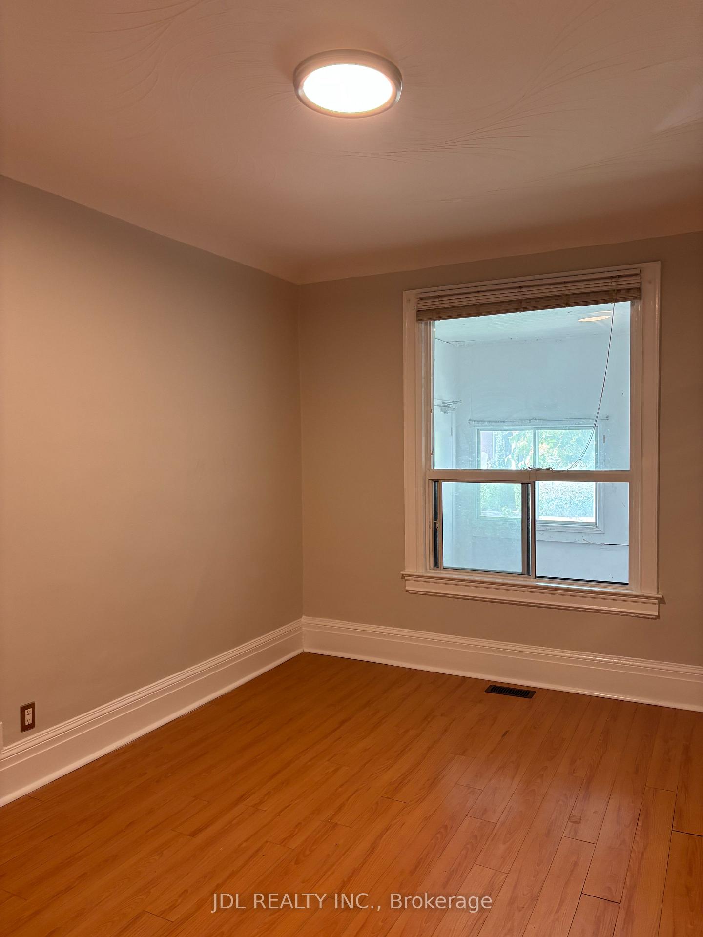 Photo 3 of Unit Main Floor, 593 Bathurst Street, Toronto, University — HOMEH