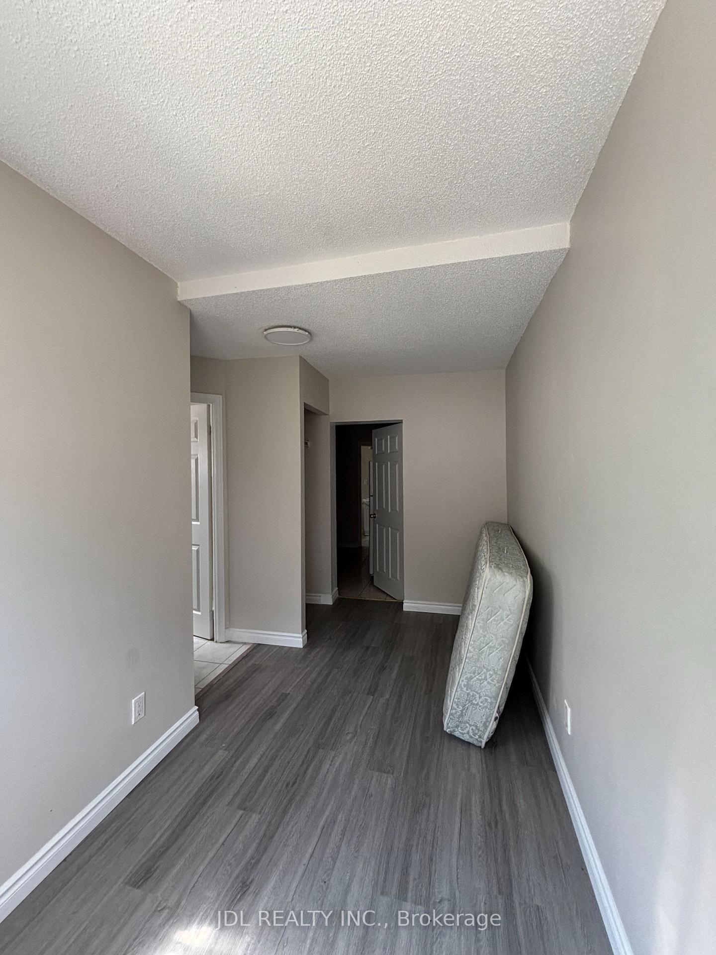 Photo 10 of Unit Main Floor, 593 Bathurst Street, Toronto, University — HOMEH