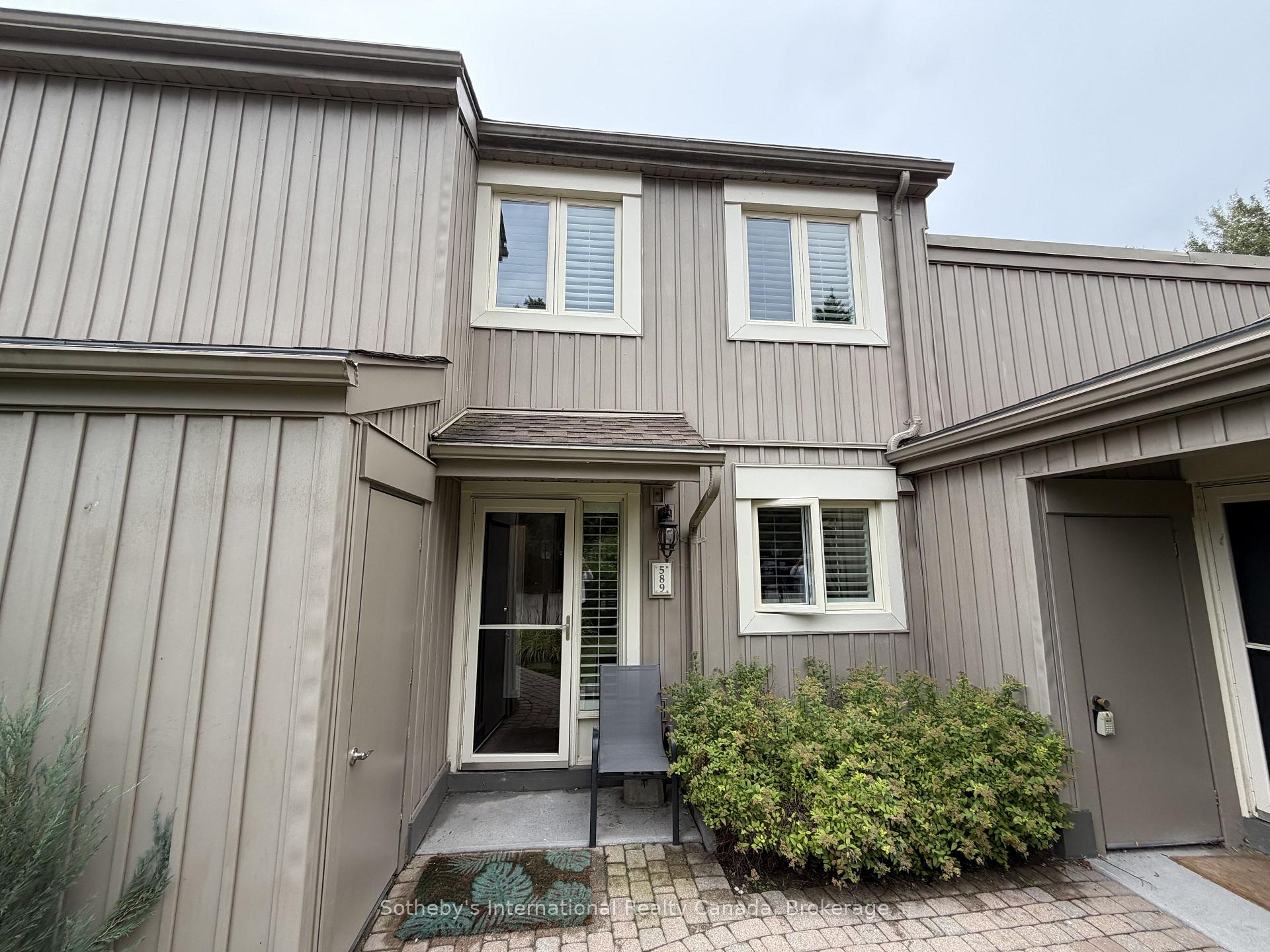 Photo 2 of 589 Oxbow Crescent, Collingwood — HOMEH