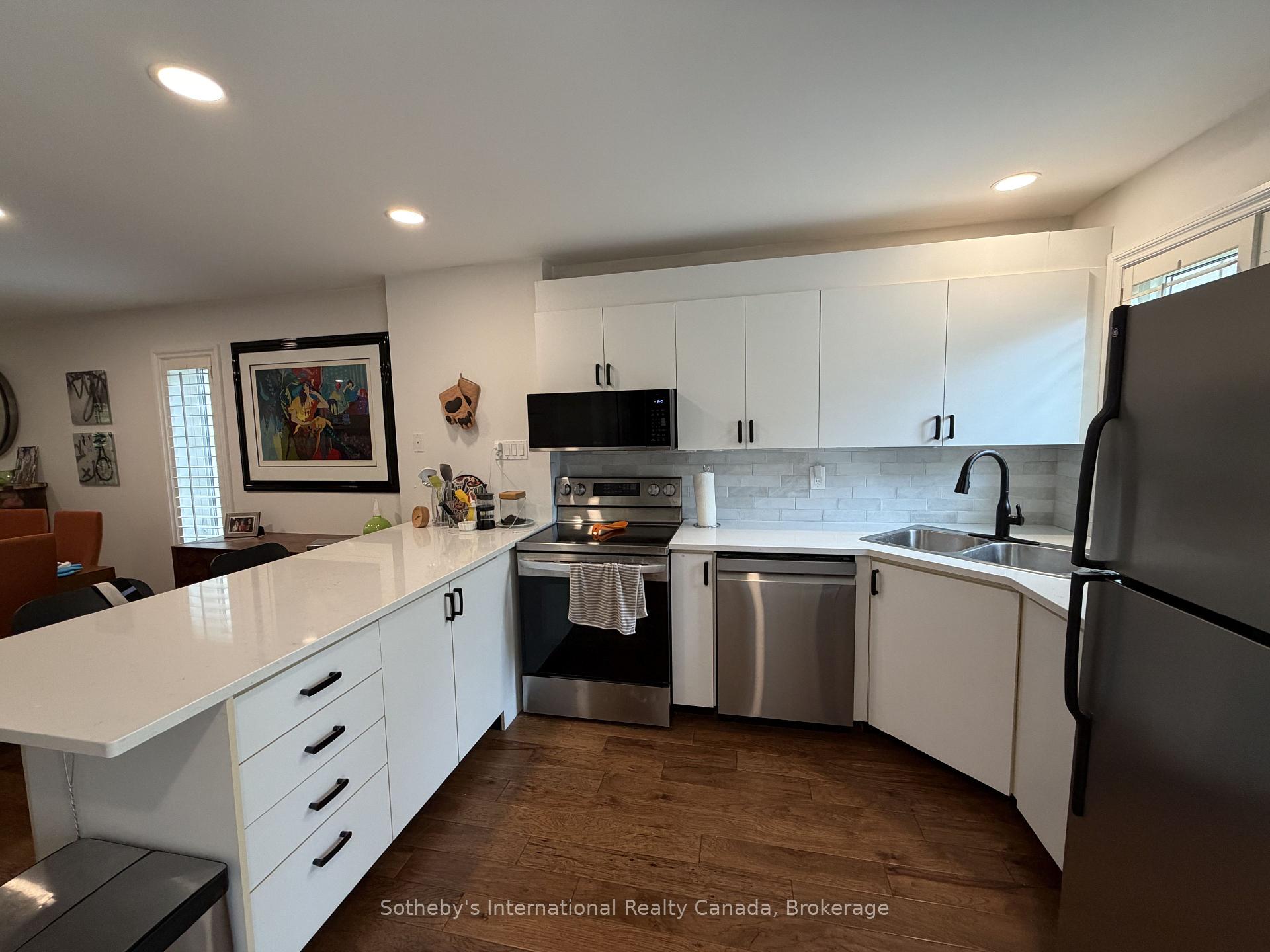 Photo 5 of 589 Oxbow Crescent, Collingwood — HOMEH