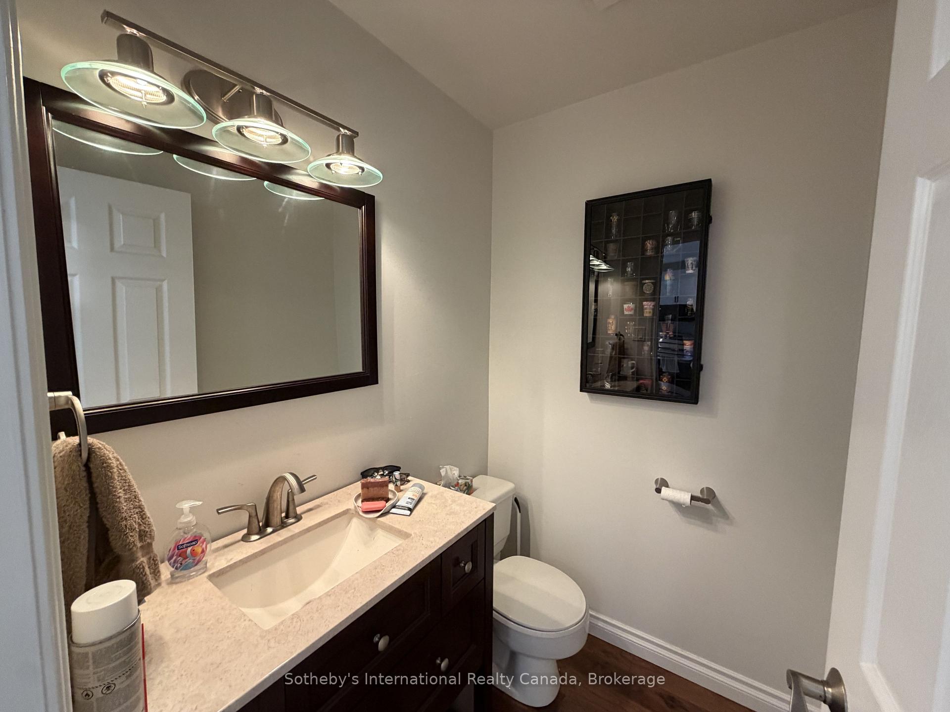 Photo 11 of 589 Oxbow Crescent, Collingwood — HOMEH
