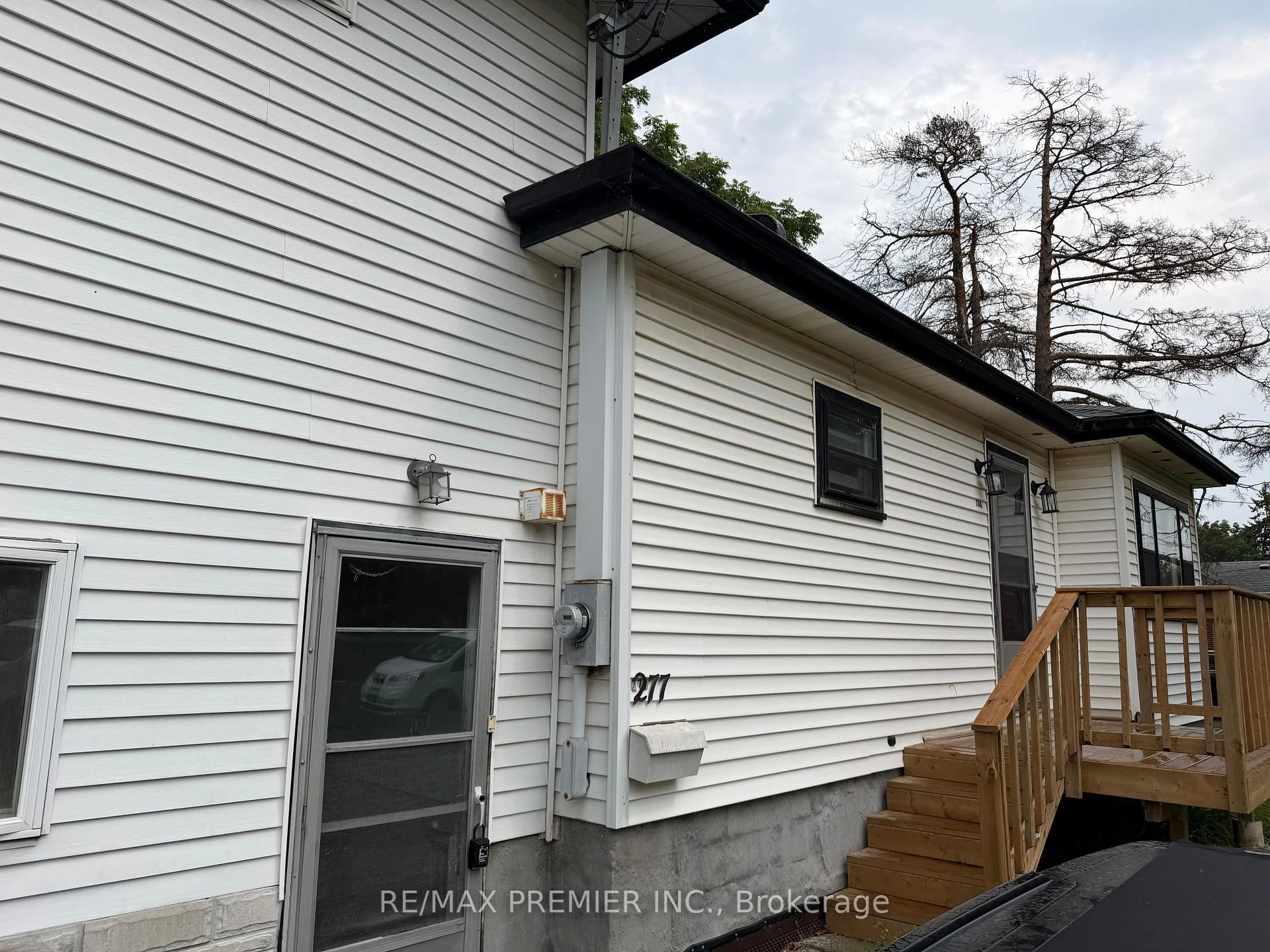 Photo 2 of 277 Gibbons Street, Oshawa, McLaughlin — HOMEH