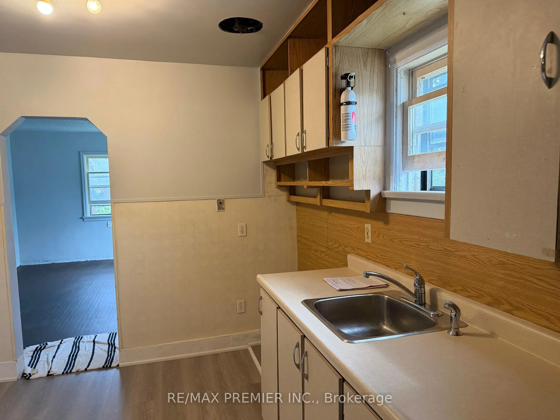 Photo 6 of 277 Gibbons Street, Oshawa, McLaughlin — HOMEH