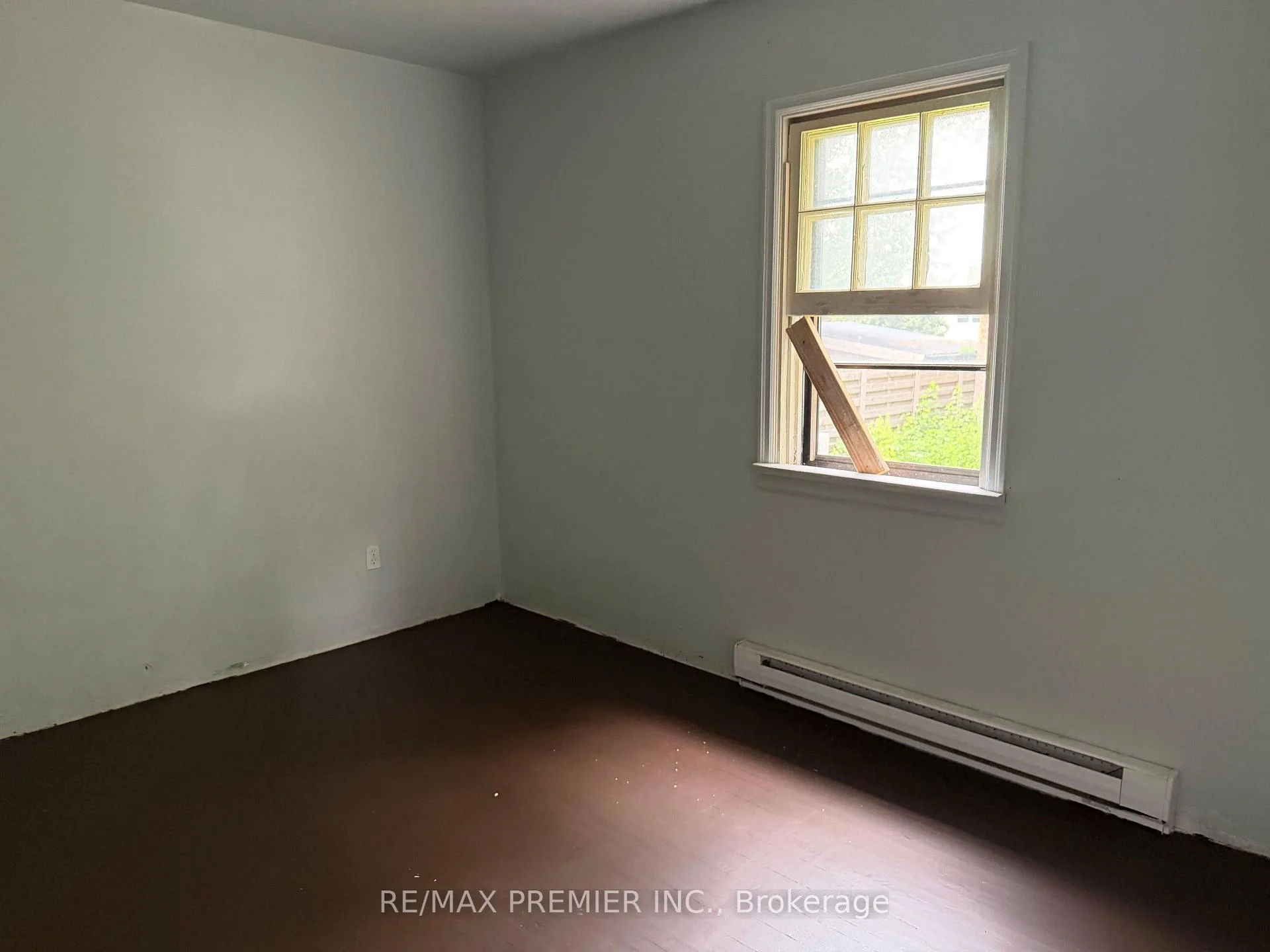 Photo 9 of 277 Gibbons Street, Oshawa, McLaughlin — HOMEH