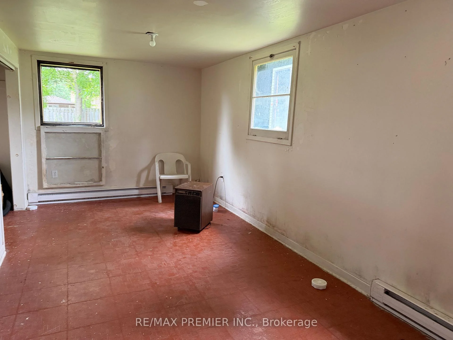 Photo 10 of 277 Gibbons Street, Oshawa, McLaughlin — HOMEH
