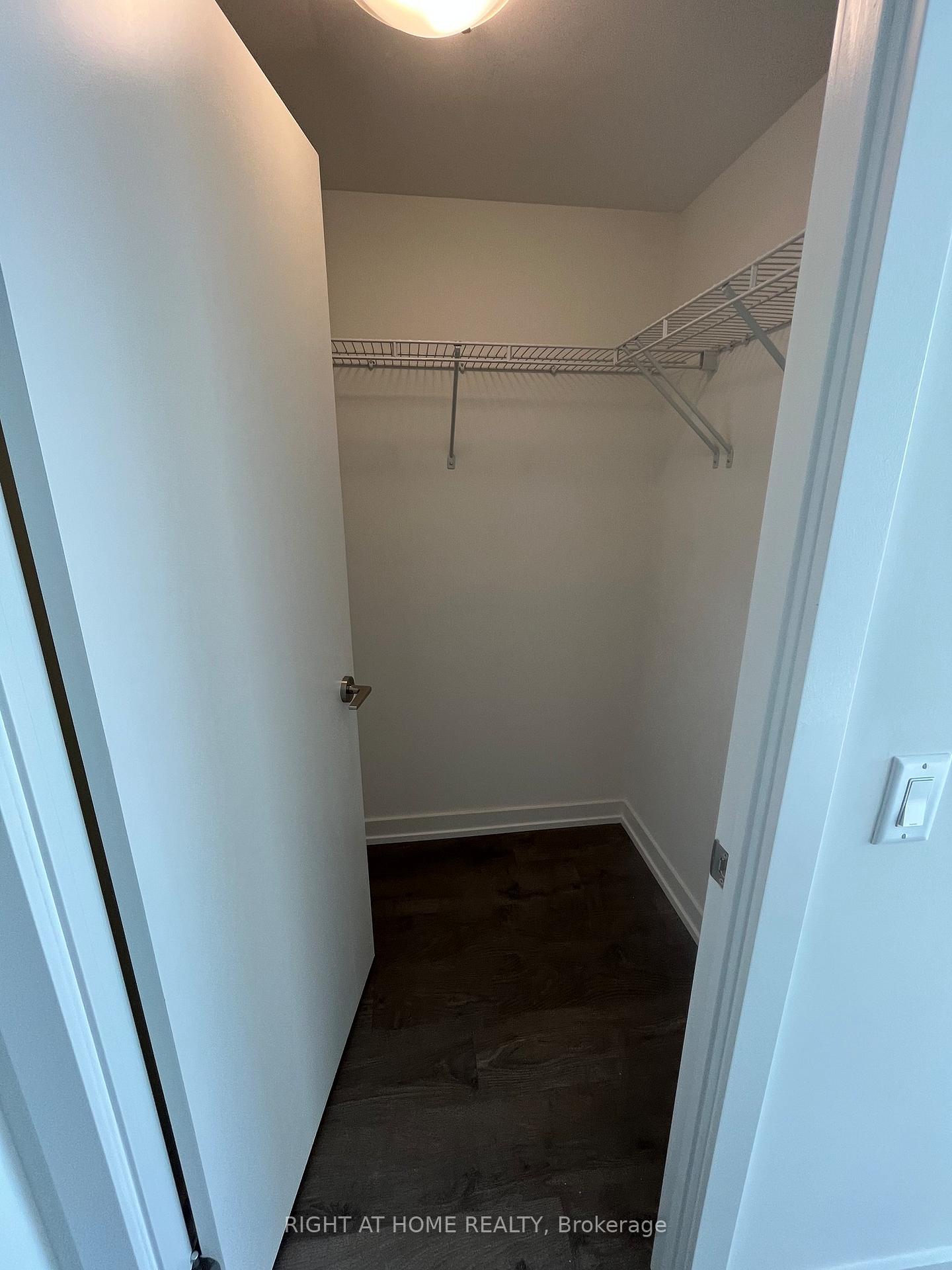 Photo 3 of Unit 1501, 55 Duke Street W, Kitchener, City Commercial Core — HOMEH