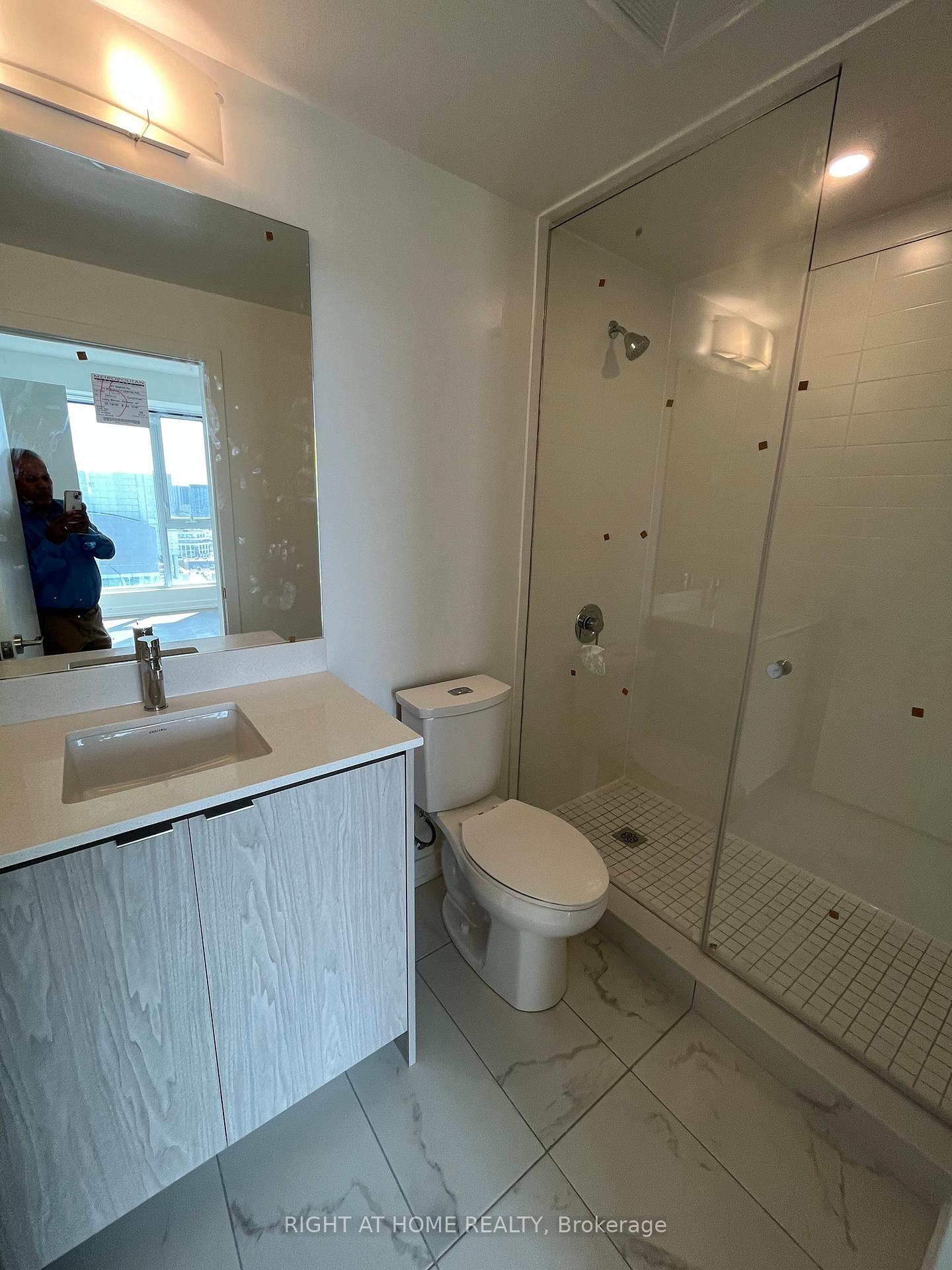 Photo 5 of Unit 1501, 55 Duke Street W, Kitchener, City Commercial Core — HOMEH