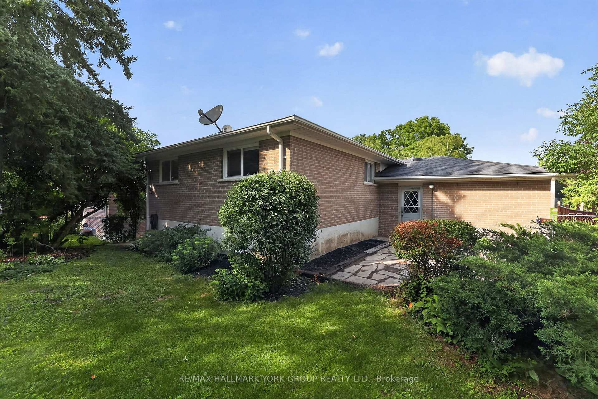 Photo 35 of 384 Glenrose Road, Newmarket, Central Newmarket — HOMEH