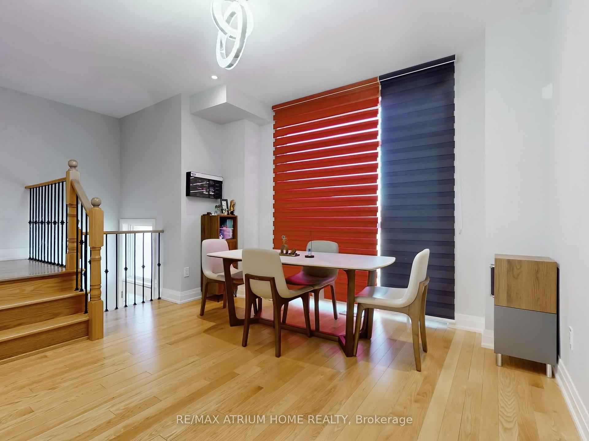 Photo 5 of 18 Teasel Way, Markham, Unionville — HOMEH