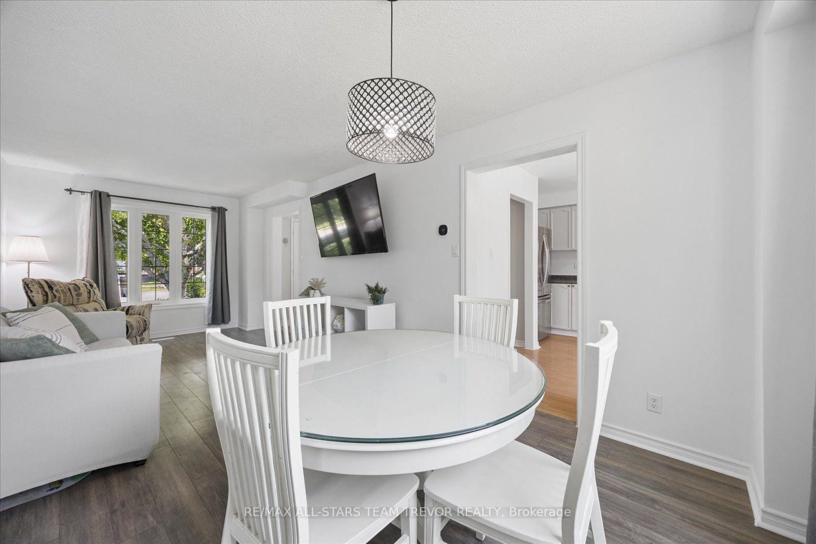 Photo 8 of 98 Carrick Avenue, Georgina, Keswick North — HOMEH