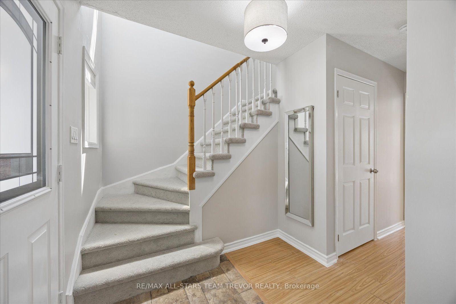 Photo 15 of 98 Carrick Avenue, Georgina, Keswick North — HOMEH