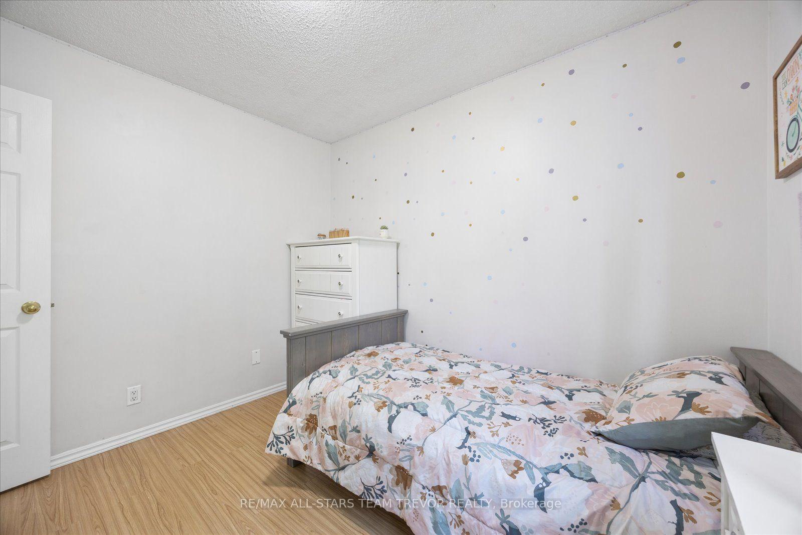 Photo 20 of 98 Carrick Avenue, Georgina, Keswick North — HOMEH