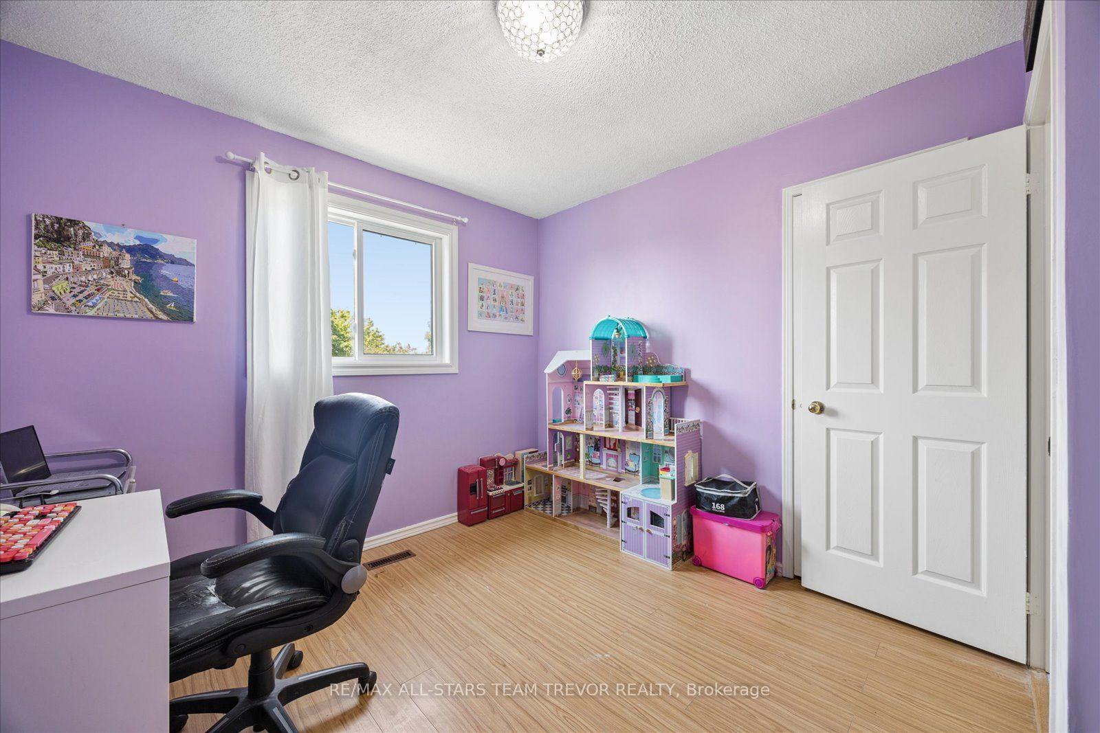 Photo 22 of 98 Carrick Avenue, Georgina, Keswick North — HOMEH