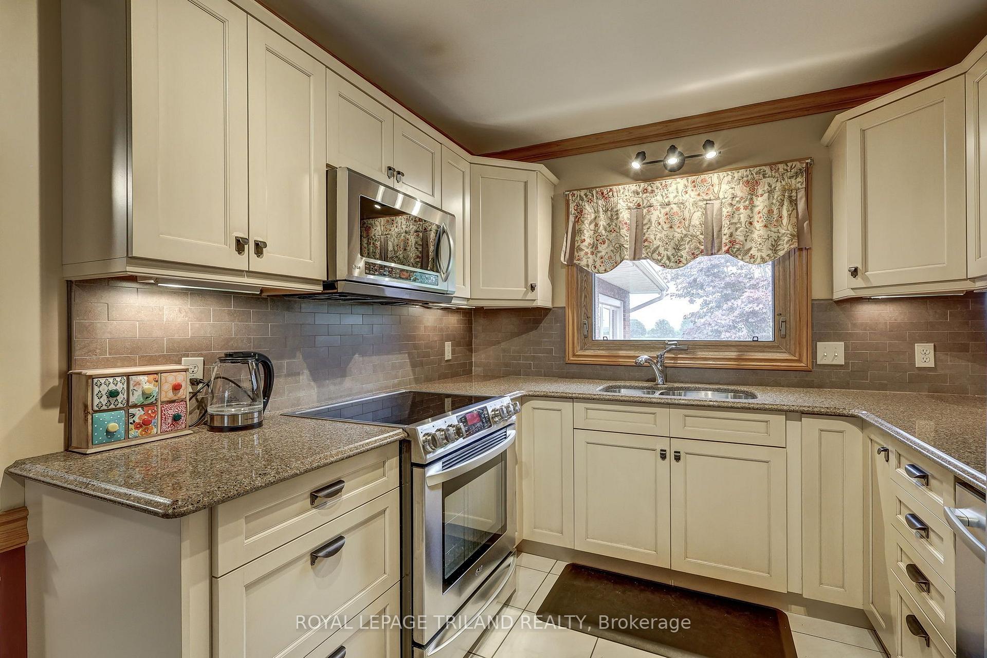 Photo 24 of 158 Centennial Avenue, Central Elgin, Rural Central Elgin — HOMEH