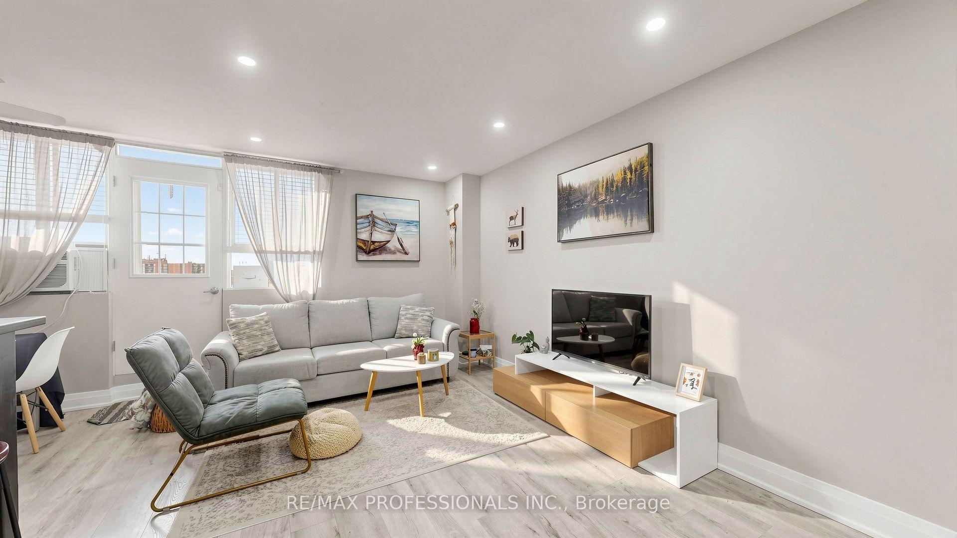 Photo 3 of Unit 809, 100 Dundalk Drive, Scarborough, Dorset Park — HOMEH