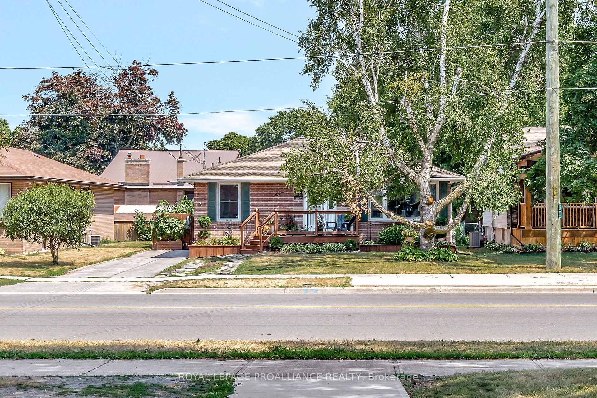 Photo 2 of 235 Farley Avenue, Belleville, Belleville Ward — HOMEH