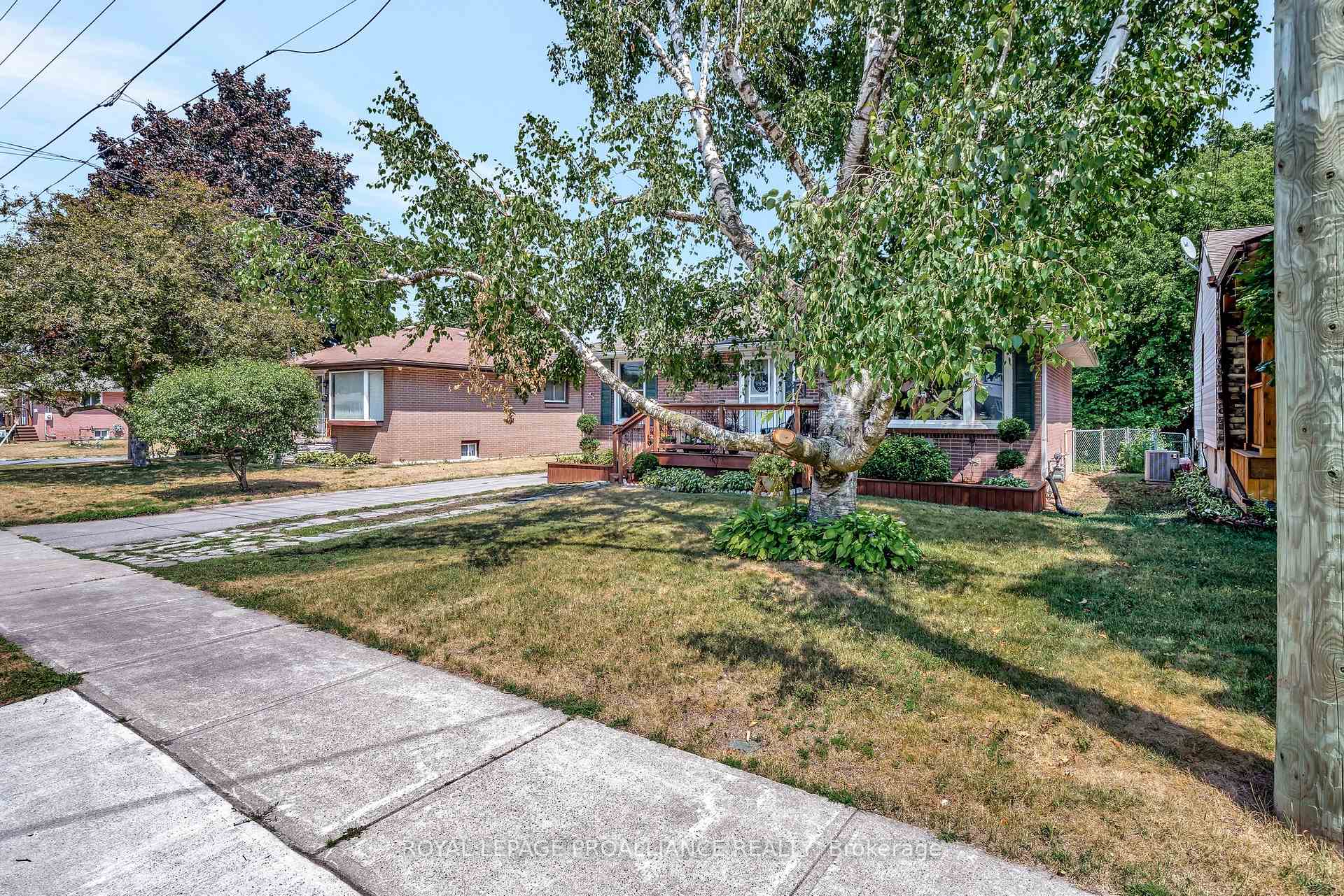 Photo 5 of 235 Farley Avenue, Belleville, Belleville Ward — HOMEH