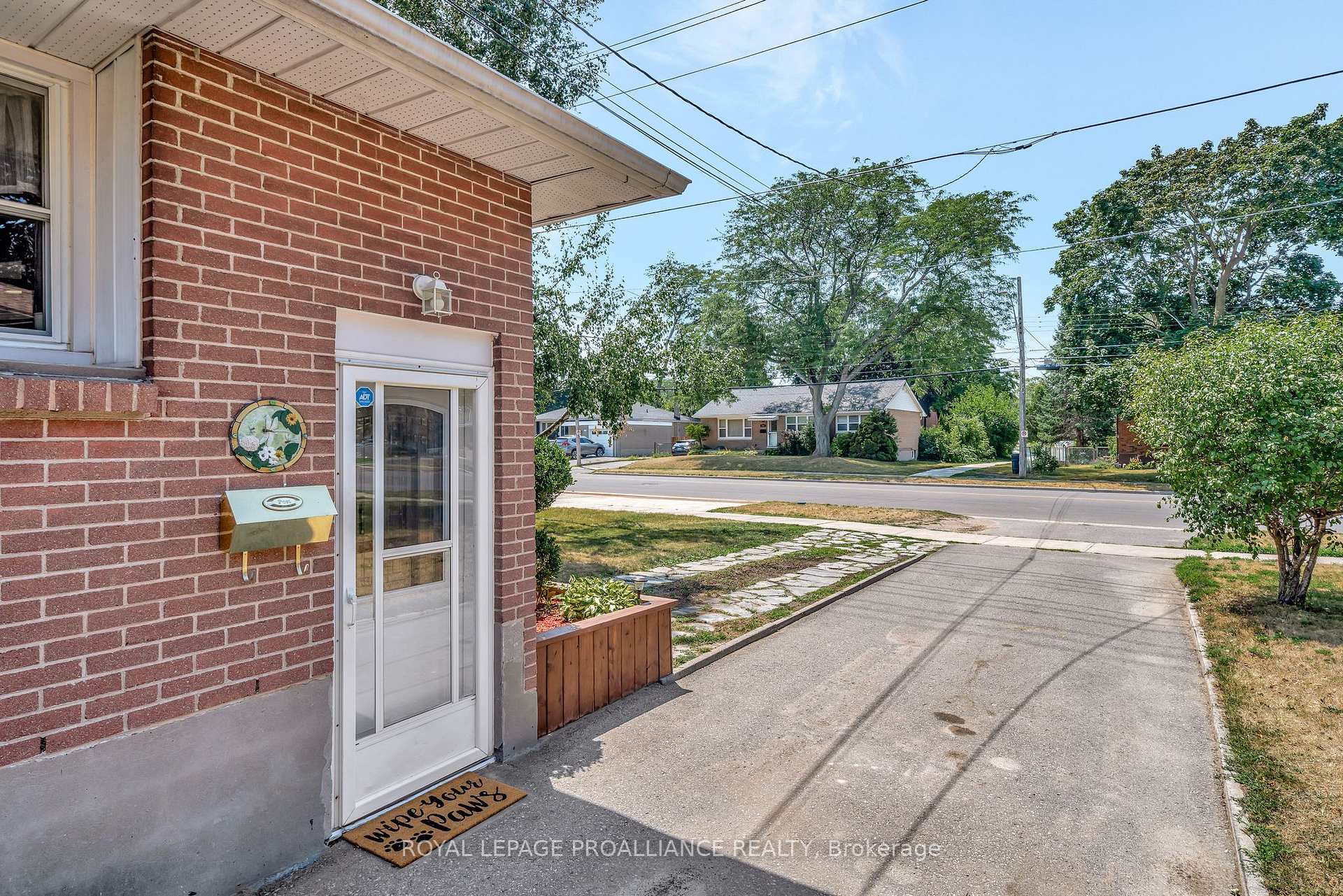 Photo 6 of 235 Farley Avenue, Belleville, Belleville Ward — HOMEH