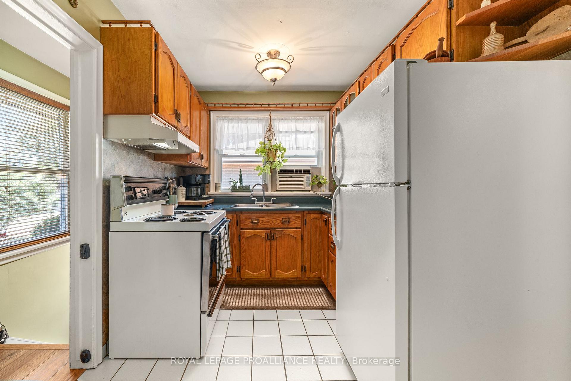 Photo 16 of 235 Farley Avenue, Belleville, Belleville Ward — HOMEH