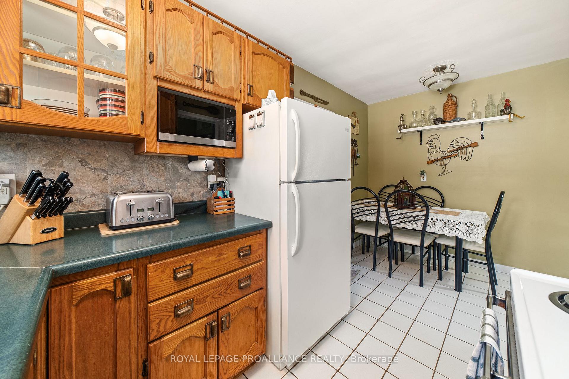 Photo 19 of 235 Farley Avenue, Belleville, Belleville Ward — HOMEH