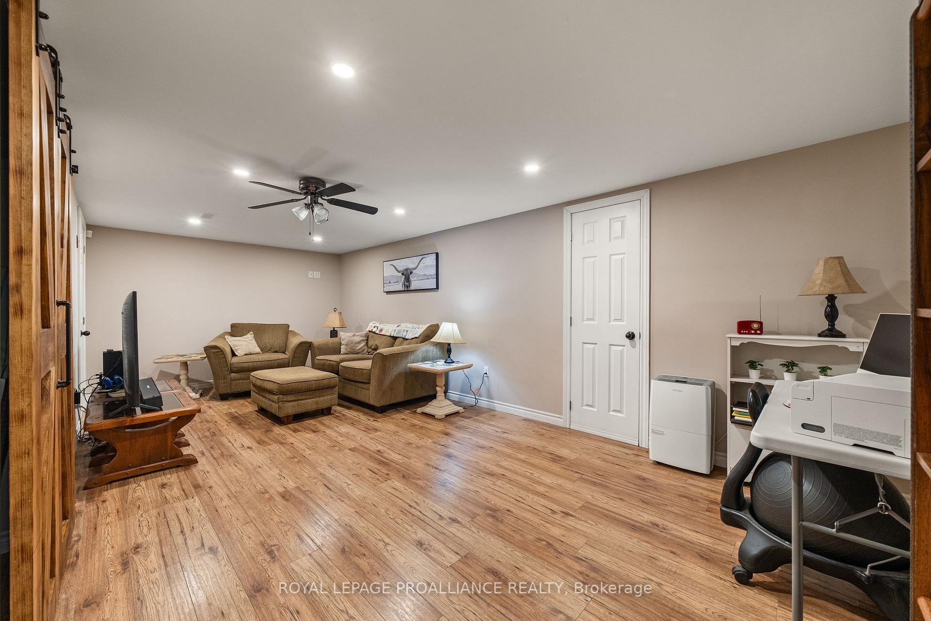 Photo 34 of 235 Farley Avenue, Belleville, Belleville Ward — HOMEH