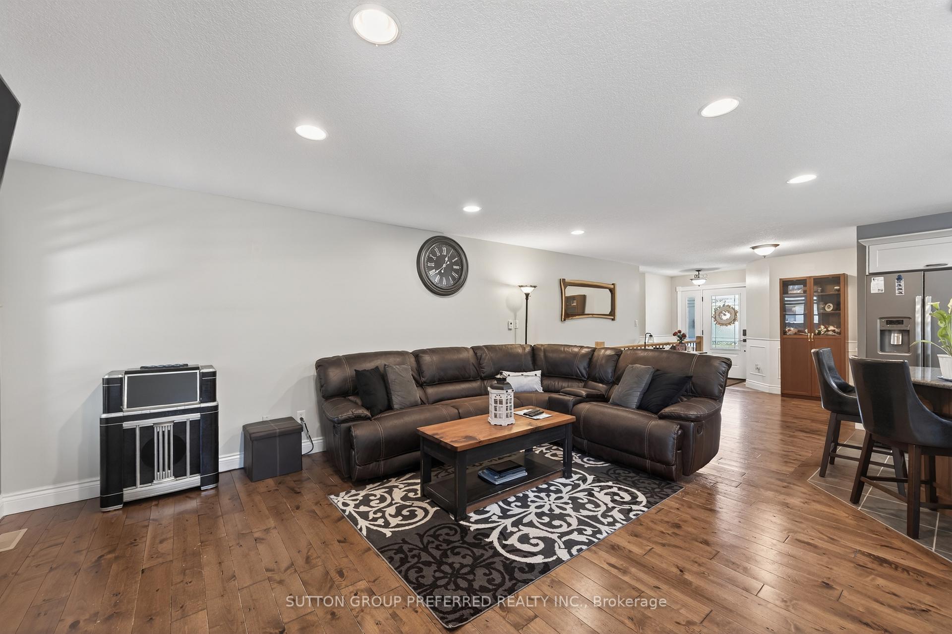 Photo 9 of 23 Wood Lily Lane, Middlesex Centre, Ilderton — HOMEH
