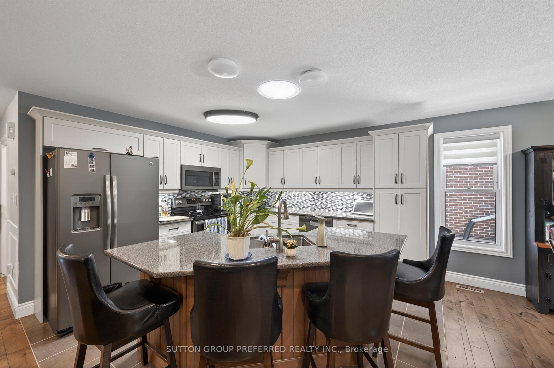 Photo 10 of 23 Wood Lily Lane, Middlesex Centre, Ilderton — HOMEH