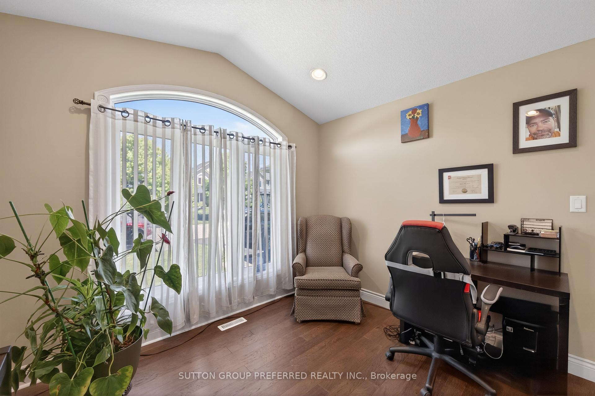 Photo 20 of 23 Wood Lily Lane, Middlesex Centre, Ilderton — HOMEH