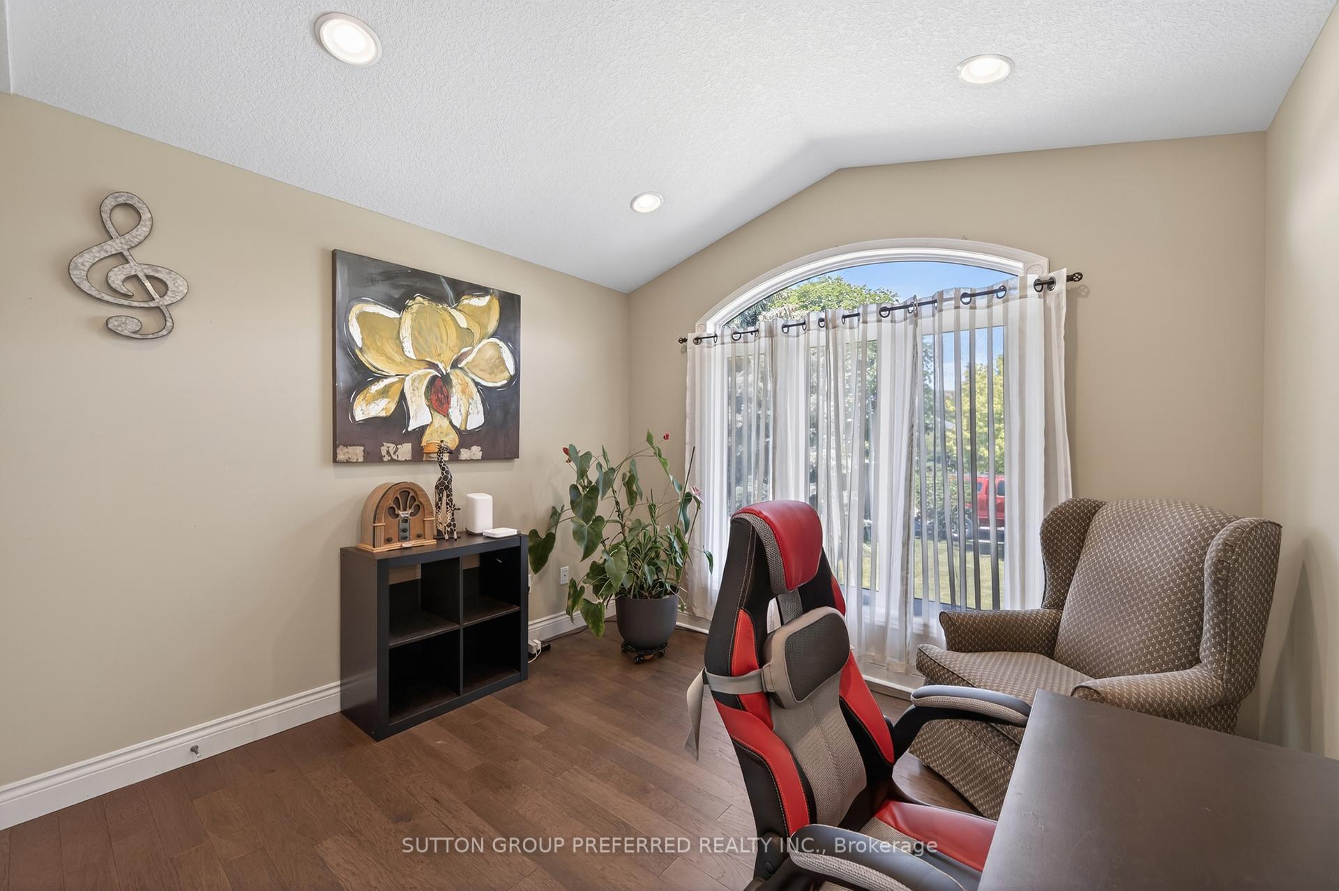 Photo 21 of 23 Wood Lily Lane, Middlesex Centre, Ilderton — HOMEH