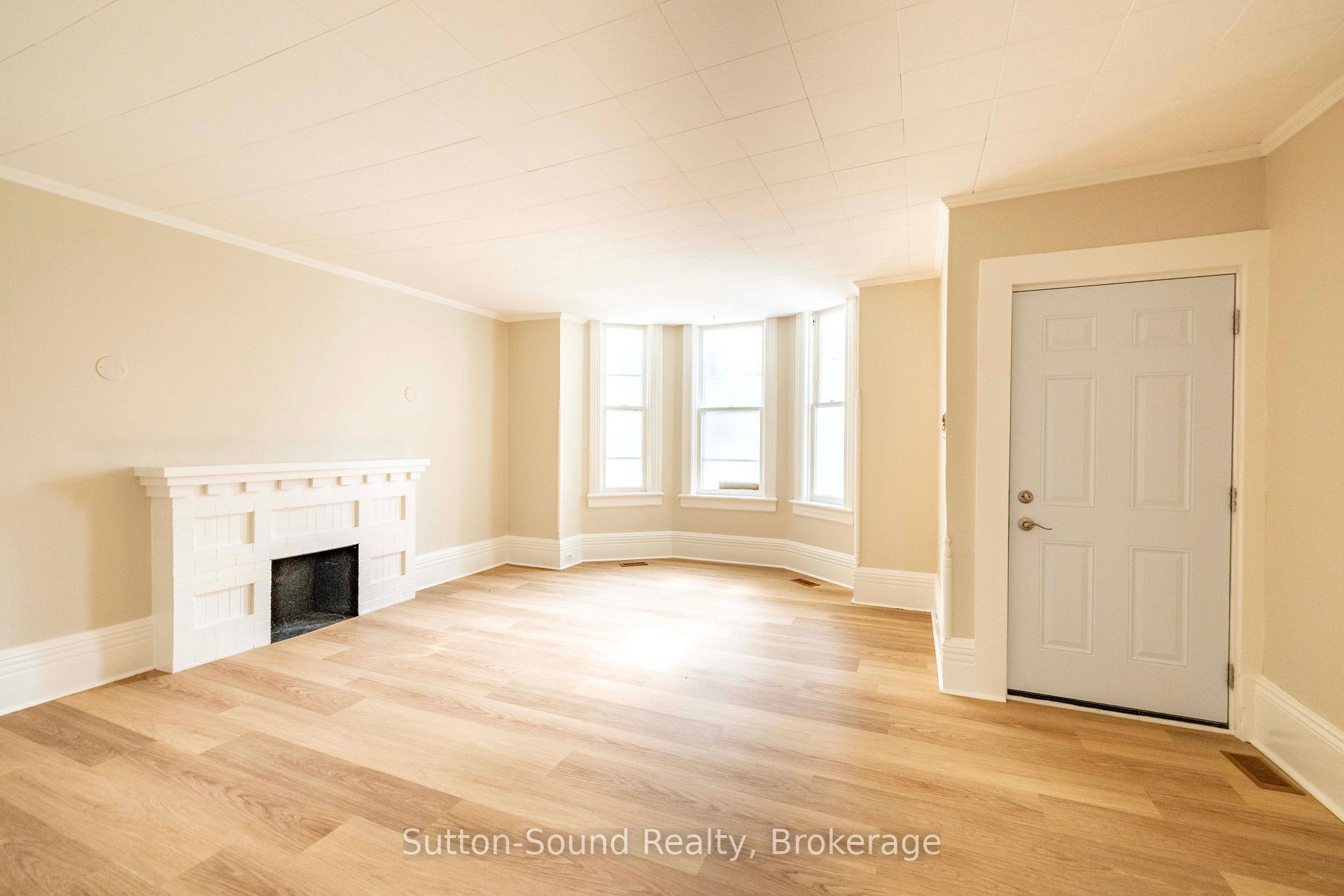 Photo 4 of 1100 4th Avenue E, Owen Sound — HOMEH